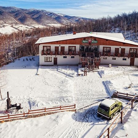 Alpen House Hotell Vysjka Eksteriør bilde